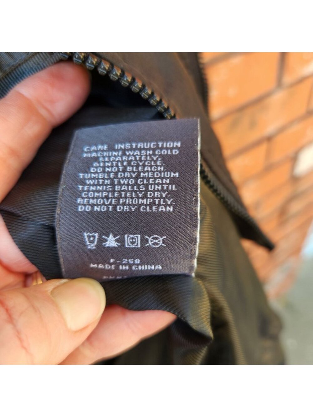 Vince Camuto Women's Black Quilted Hooded Puffer Coat Size Small - Picture 9 of 9